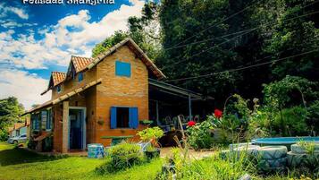 Fachada da propriedade