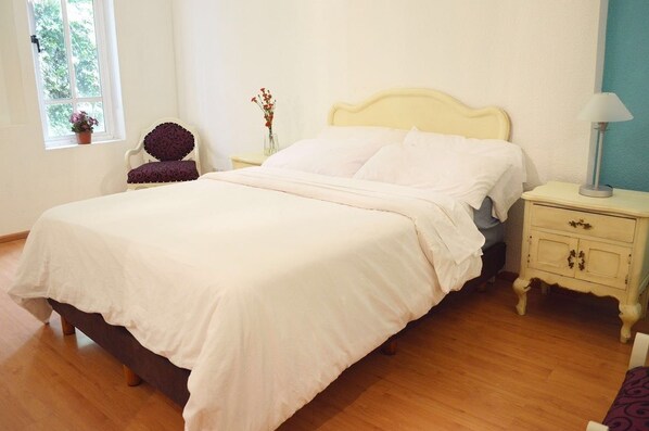 1 bedroom, desk, iron/ironing board, free WiFi