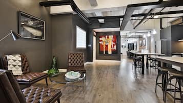 Panoramic Apartment, 3 Bedrooms, City View (785) | 1 bedroom, desk, soundproofing, iron/ironing board