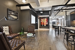 1 habitación, escritorio y sistema de insonorización