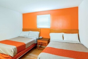 Basic Triple Room | Free WiFi, bed sheets - Flamingo Motel (Rio Grande)