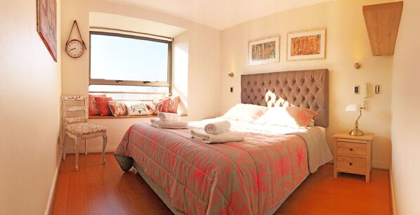 Standard Apartment, 2 Bedrooms | 1 bedroom, iron/ironing board, free WiFi - Boutique La Gloria Apartments (Santiago)