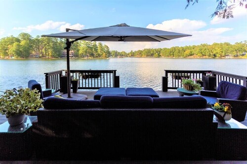 The Lakeside Cottage