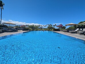 Una piscina infinita, una piscina climatizada