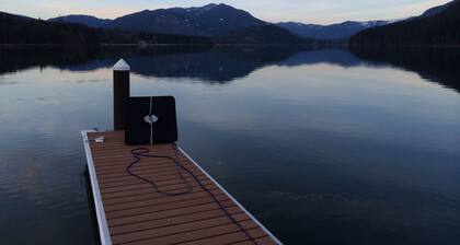 Lakefront - 3 attached Cabins with large picnic shelter; dock, ON BULL LAKE