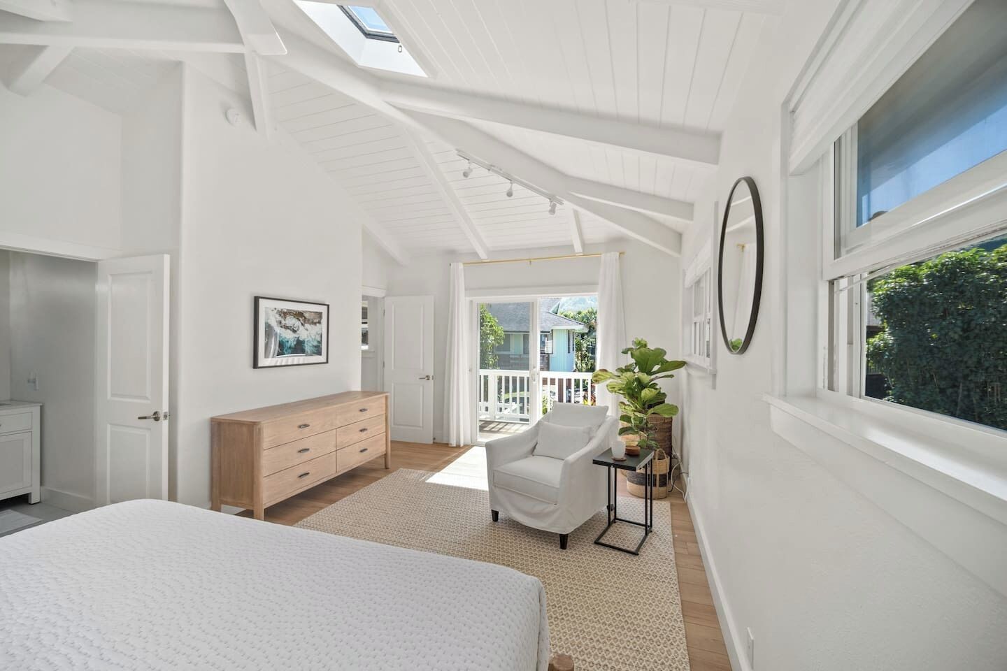 Desk, iron/ironing board, travel cot, free WiFi