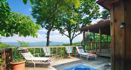 Private Berghütte mit Blick von TN nach NC! HOT TUB, GEPFLEGT UND WIFI