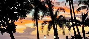 MAUI LAHAINA SHORES #105
OCEAN-BEACH FRONT LOCATION GROUND FLOOR
NO RESORT FEE