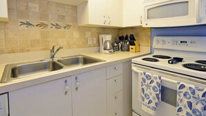 Coffee/tea maker, fridge, microwave, oven - Pet Friendly Longboat Key Condo with View of Gulf  (Longboat Key)