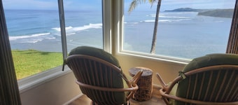 D3, BREATHTAKING views from ALL windows!! Private End Unit! New Walk in Shower!