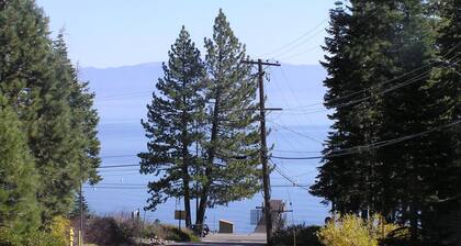 Skyland, 1 block lake, bike path, private beach and dock
