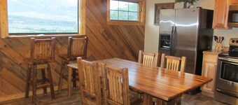 The Mountain Man - Yellowstone and Cody Cabin with spectacular views