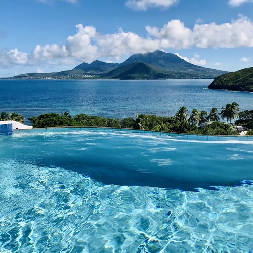 Luxury Villa, Panoramic, Ocean, Mountain Views, Turtle Beach, Grill, Pool!