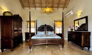 3 bedrooms, desk, iron/ironing board, free WiFi - Luxury Villa, Panoramic, Ocean, Mountain Views, Turtle Beach, Grill, Pool! (Basseterre)