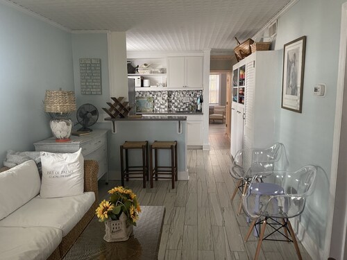 Your Perfect Island Getaway Only 250 Yards from Beach! 1st Floor of Duplex House