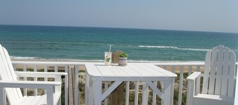 2 BR/2 BA Hatteras Top Floor Oceanfront Condo