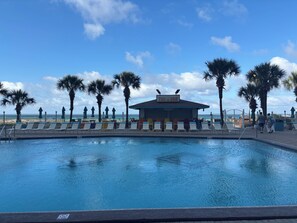 Sisäuima-allas, ulkouima-allas