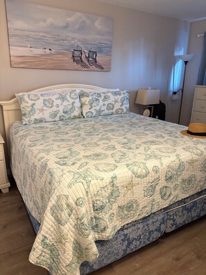 1 habitación, tabla de planchar con plancha, wifi gratis y ropa de cama 