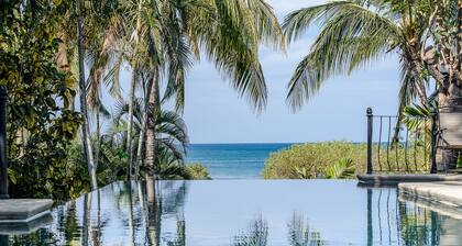 Luxe classique en bord de mer sur Playa Langosta / Tamarindo