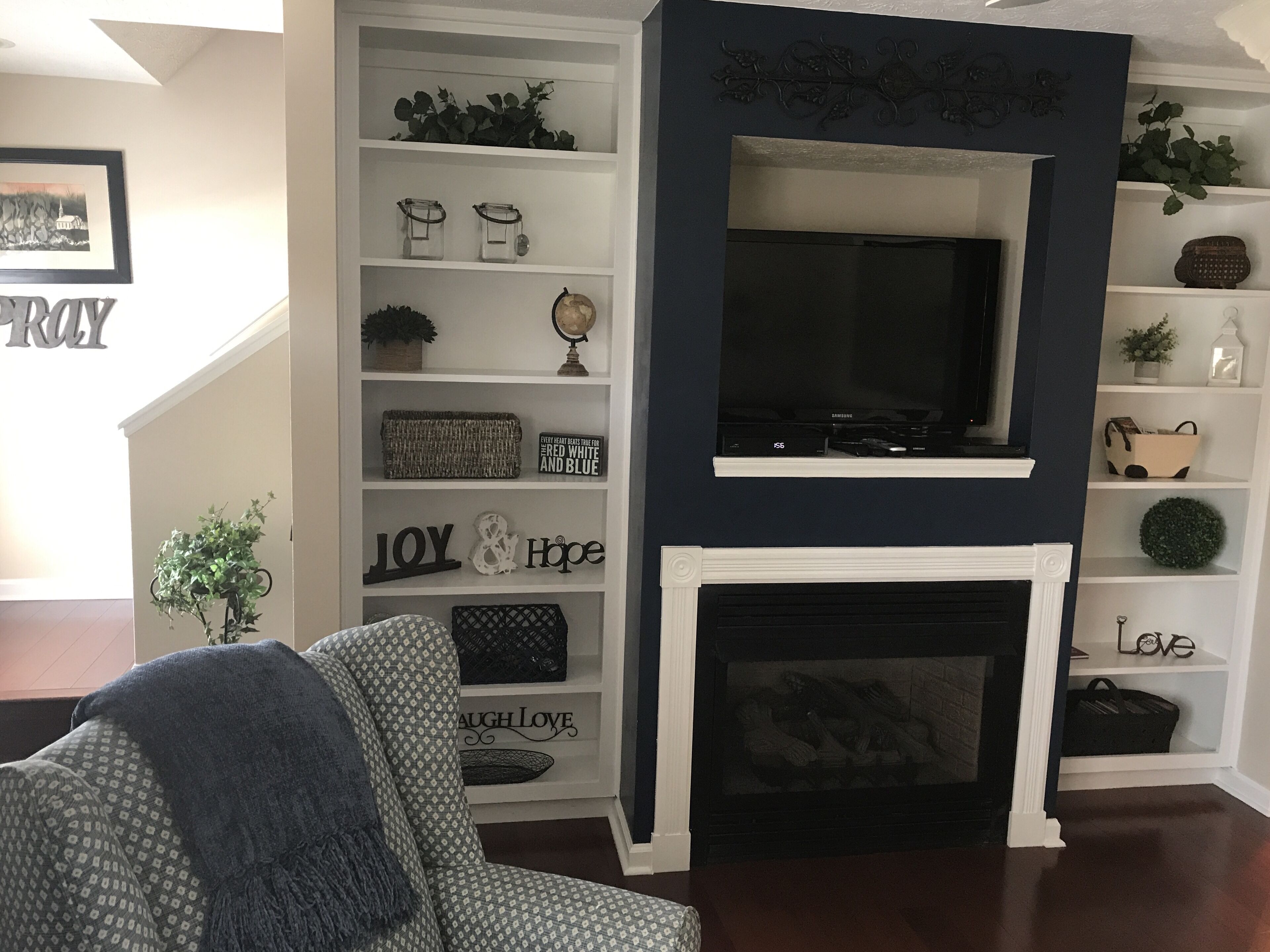 Smart TV, fireplace, DVD player, foosball