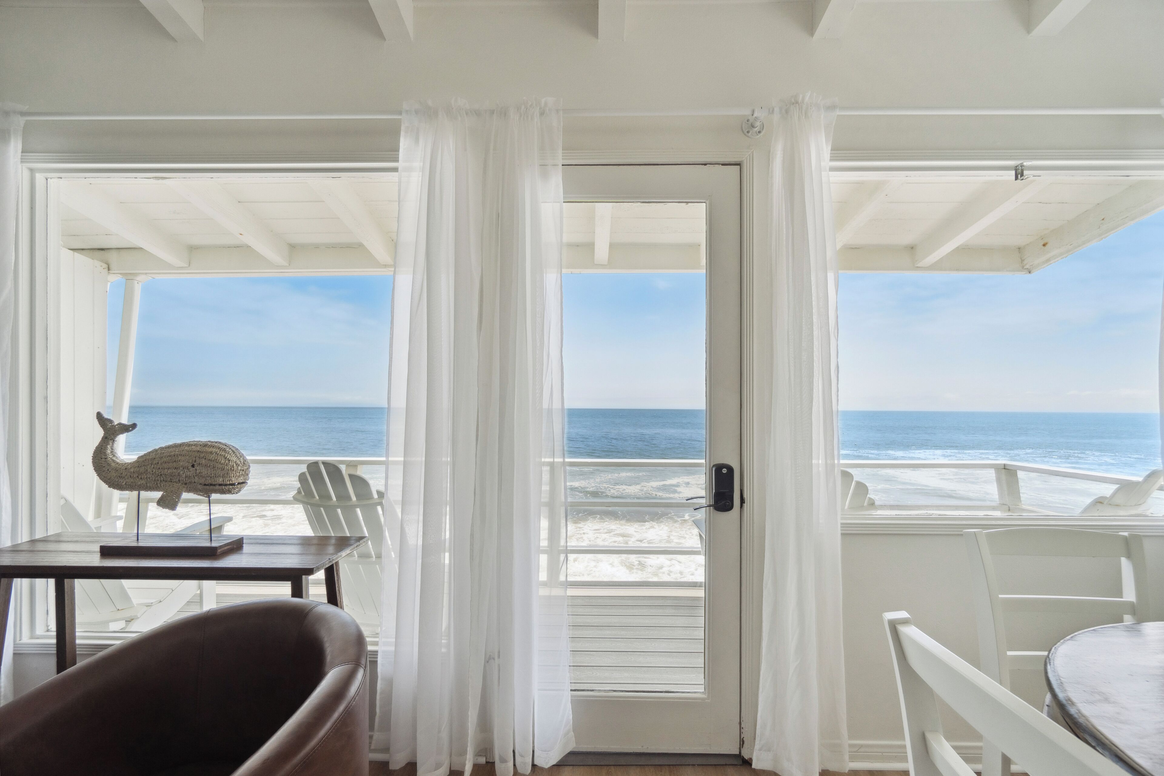 Oceanfront Bungalow Malibu Carbon Beach- Bungalow Eight