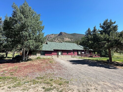 Perfect Home for Large Family Gatherings in South Fork/Creede Colorado all year