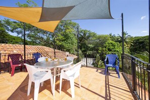 Outdoor dining - 4 BR/4 BA, Pool, Ocean View, Steps from the Beach, Reduced Rates (Playa Potrero)