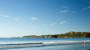 海灘、躺椅、沙灘巾