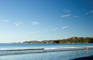 Am Strand, Liegestühle, Strandtücher
