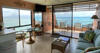 Peace of Heaven Oceanfront 180 Degree of ocean front views/Kuleana unit 616