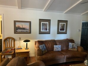 Smart TV, chimenea, videojuegos y reproductor de DVD 