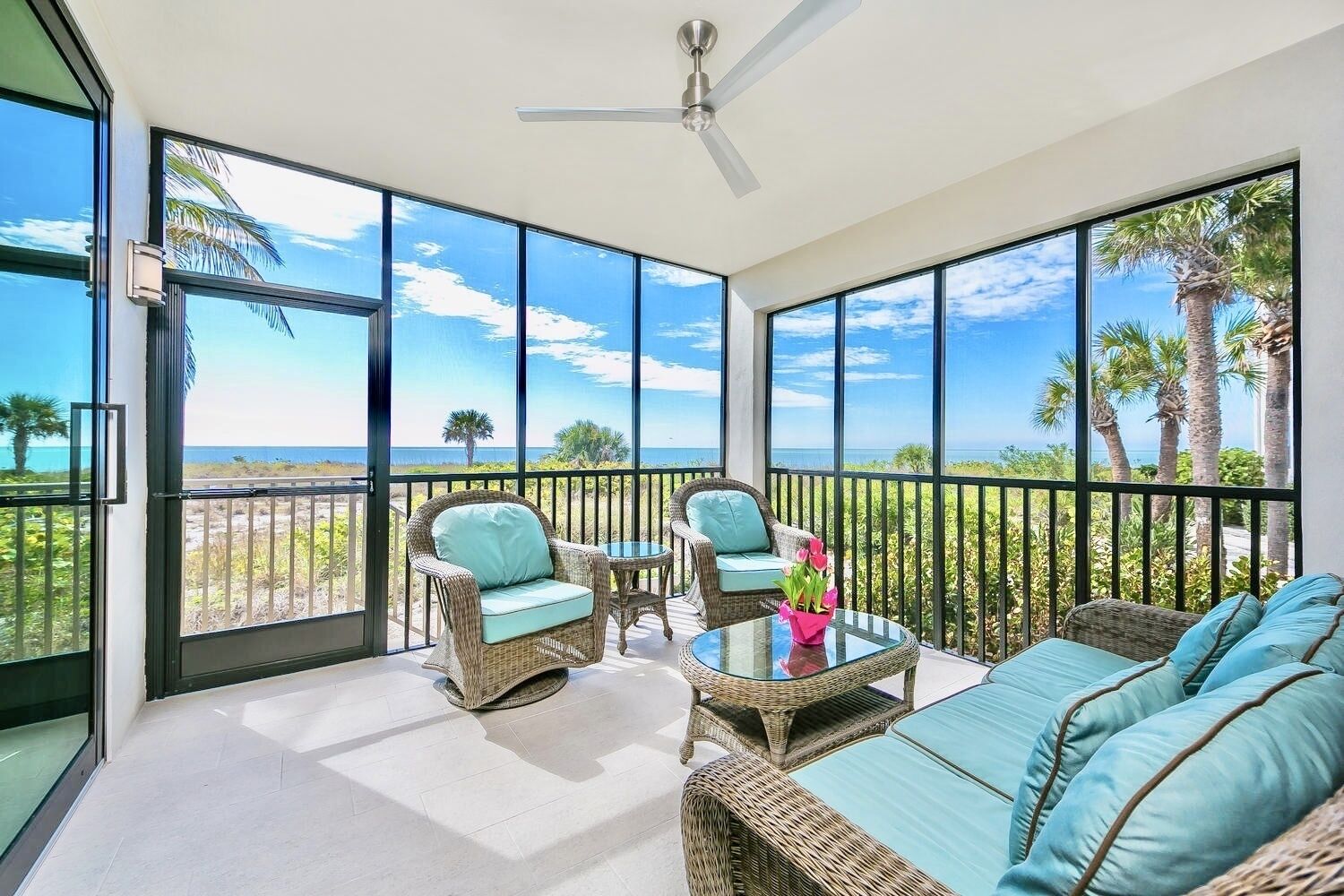 Fully Renovated 2BD\/2BA Luxury Condo Right On Spectacular South FL Beaches