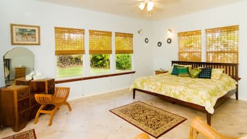 3 slaapkamers, bedden met traagschuimmatras, een bureau