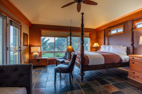 3 bedrooms, iron/ironing board, travel cot, free WiFi