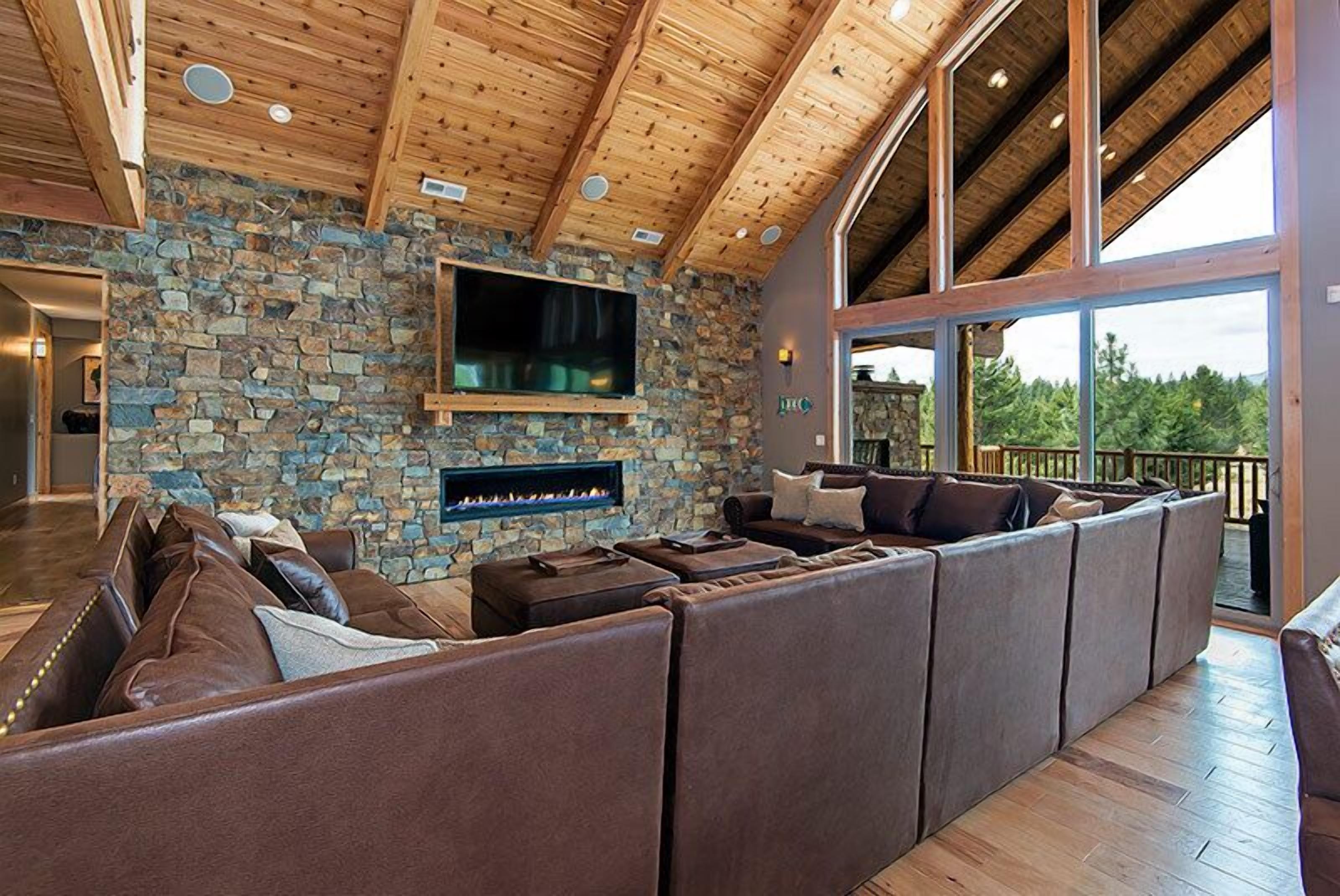 Smart TV, fireplace, DVD player, foosball