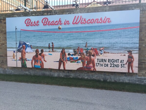 Beach nearby - Point Beach Guest House - Large, comfortable & quiet. Large yard. Near beach! (Two Rivers)