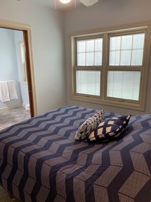 3 bedrooms, desk, iron/ironing board, travel cot