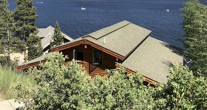 Updated MOUNTAINSIDE Condo-2bd/3bth-adjacent to slopes and family friendly