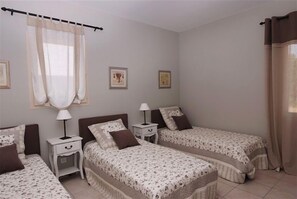 5 chambres, fer et planche Ă repasser, Wi-Fi, draps fournis