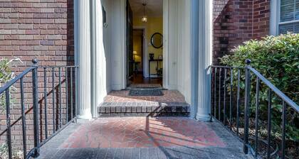 'Paula Deen House' Stay Where She Started Her Business 3 Bedr