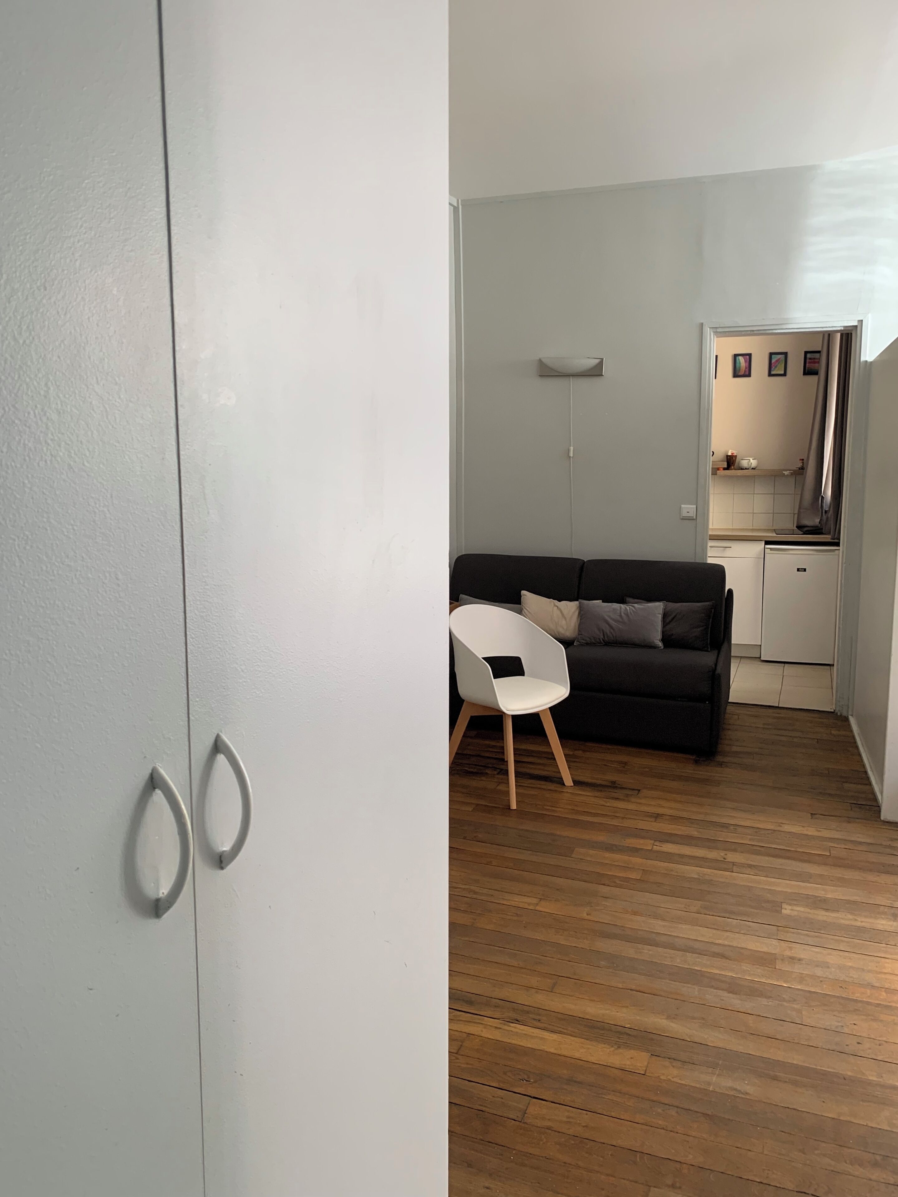 テレビ、書庫、ミュージックライブラリ