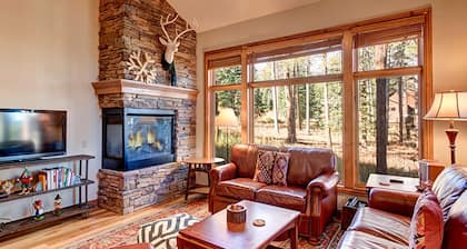 Christie Heights Elegant Retreat - Incredible Mountain Home Close to Slopes, Hot
