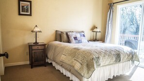 2 bedrooms, free WiFi, bed sheets - BEAUTIFUL CUSTOM CABIN  Near Bass Lake and Yosemite (North Fork)