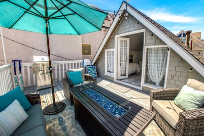 Construction Discount - Mission Beach Adorable Cottage - 2 Story Beach Cottage!