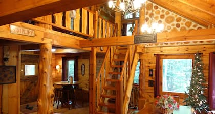 Stunning Door County Cabin In The Woods, Wi-Fi, Firepit, Fireplace, Game Room