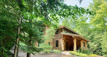 Atemberaubende Door County Hütte im Wald, Wi-Fi, Feuerstelle, Kamin, Spielzimmer