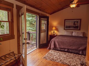 2 bedrooms, desk, free WiFi, bed sheets - Hippopatumus Haven (Blue Ridge)