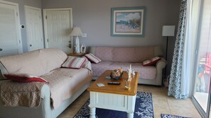 Smart TV, reproductor de DVD, libros y estéreo 