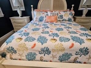 3 bedrooms, iron/ironing board, WiFi, bed sheets - OCEANVIEW CONDO -  100 Yards from the Beach! (St. Simons Island)