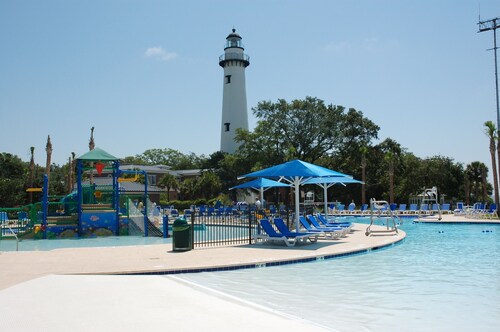 OCEANVIEW CONDO -  100 Yards from the Beach!